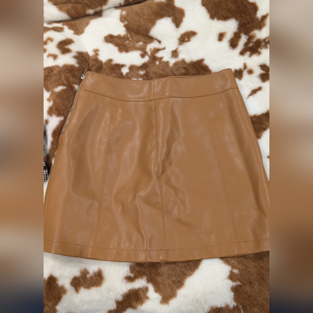 🎉Forever 21 Camel Faux Leather Skirt